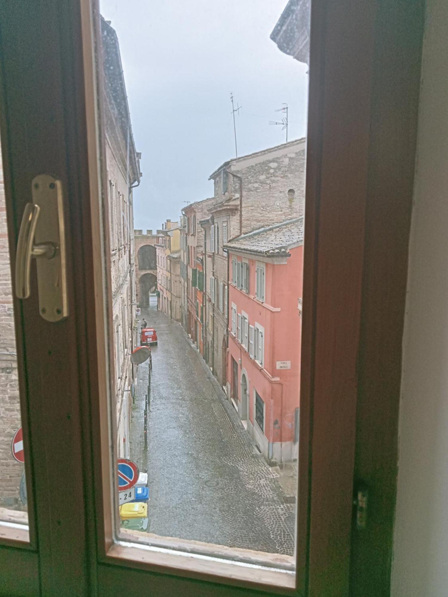 Camere Via Crispi Centro Storico Macerata Exteriér fotografie